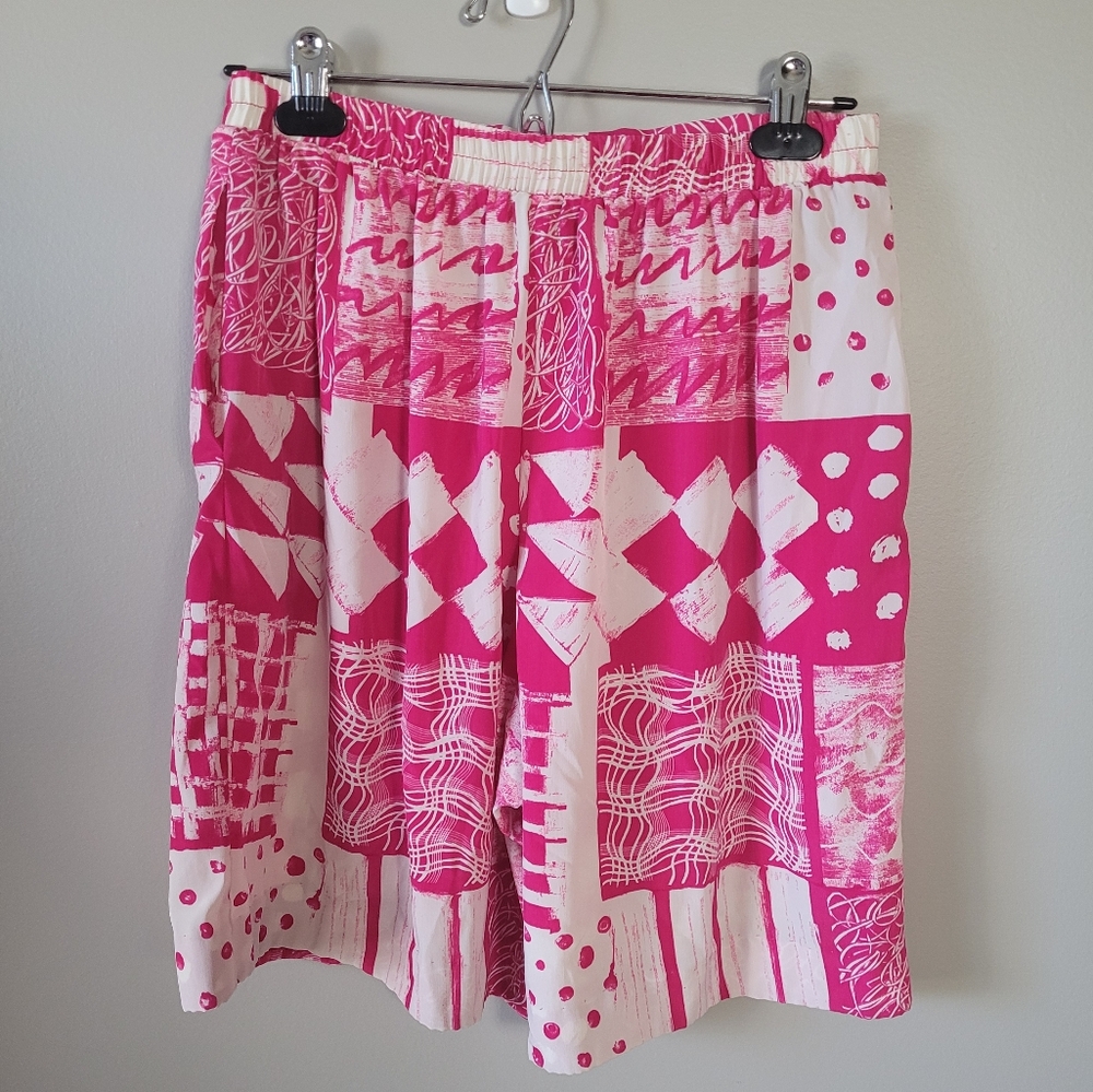 1980s Pink Geometric Print High Rise shorts - Picture 8 of 8